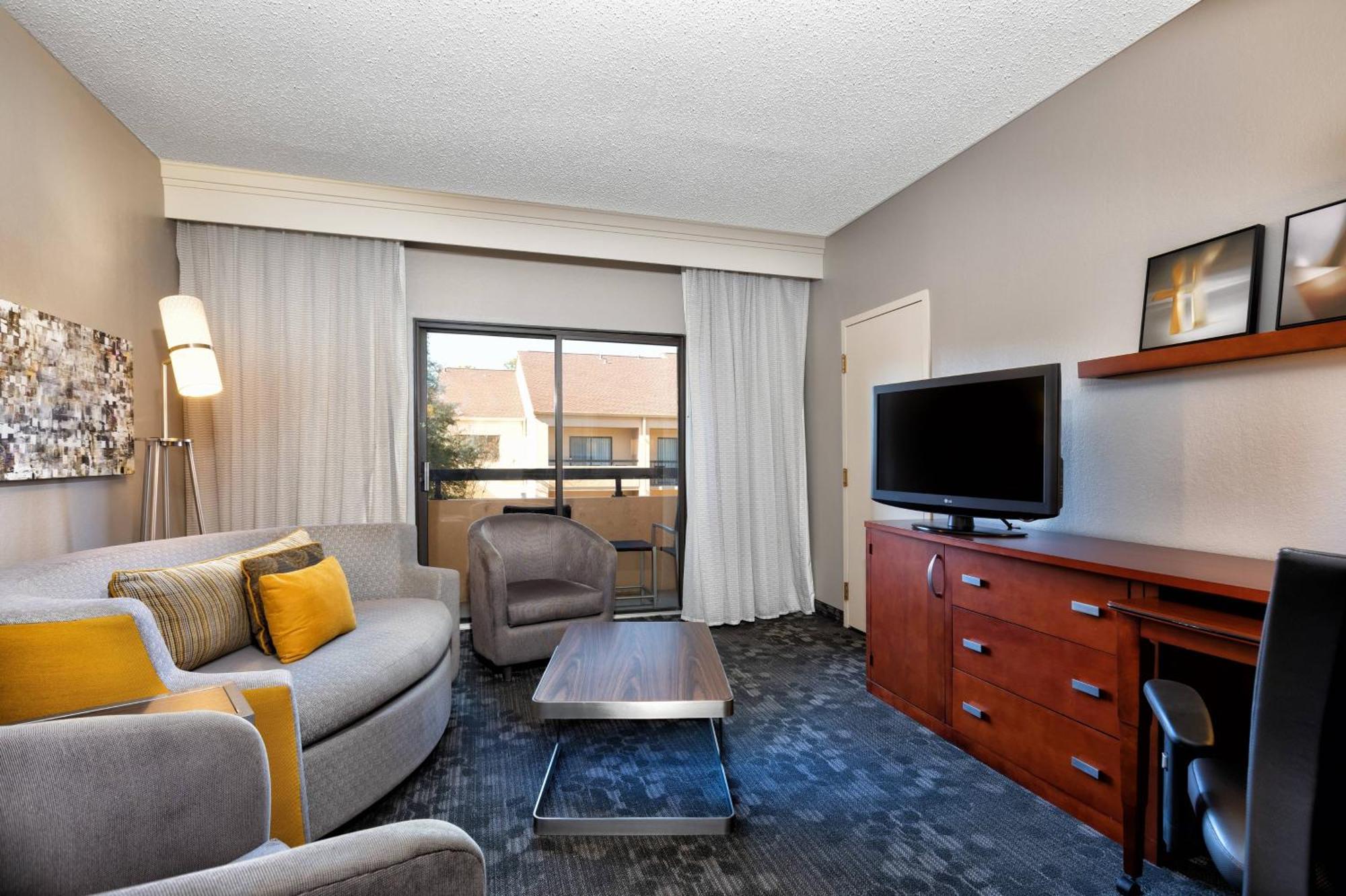 Courtyard By Marriott Dallas-Fort Worth/Bedford Esterno foto