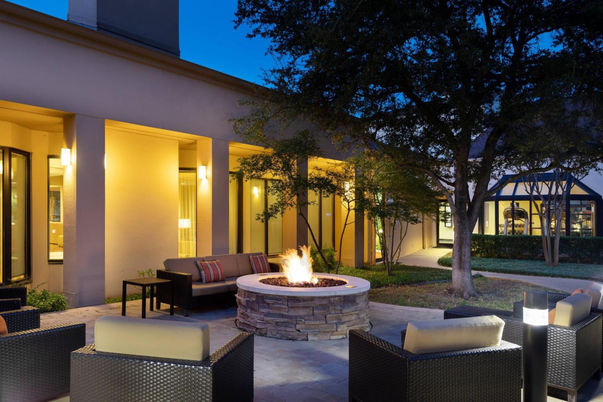 Courtyard By Marriott Dallas-Fort Worth/Bedford Esterno foto